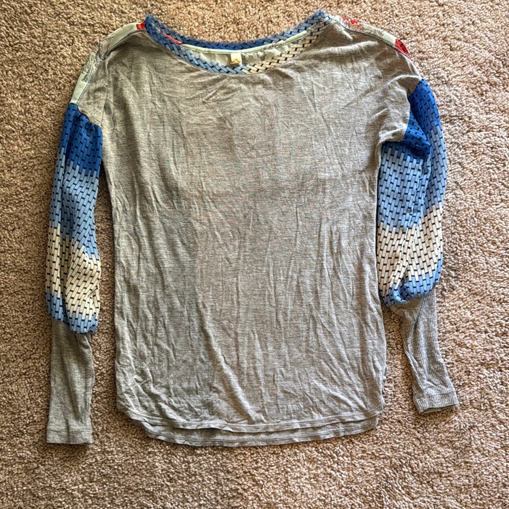 Gray Long Sleeve Top with Blue Patterned Sleeves
